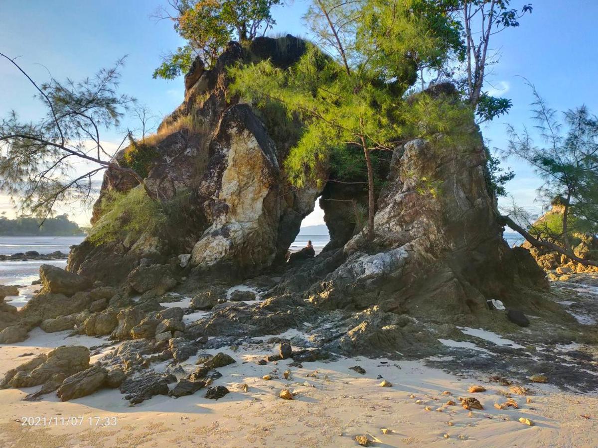 Eco Bungalow Koh Phayam Bagian luar foto